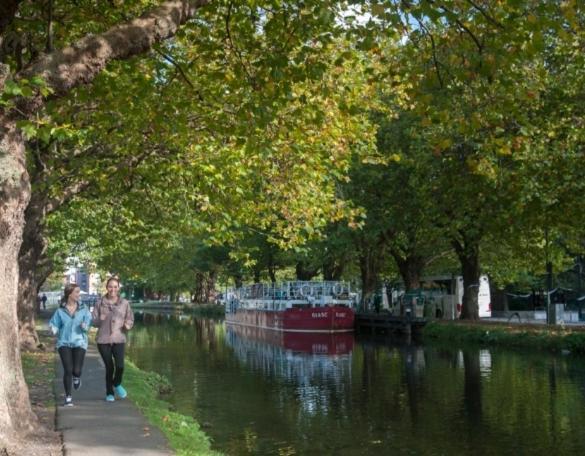 Privatunterkunft Canal Side *